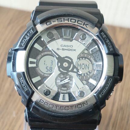 Pre-owned Casio G-Shock GA-200BW Module 5229 Shock Resist Wristwatch for Men