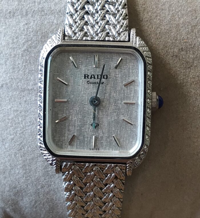 Rado Quartz swiss made H 1 220044 wristwatch for women Junk