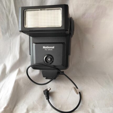 National PE-250S strobe flash for National cameras